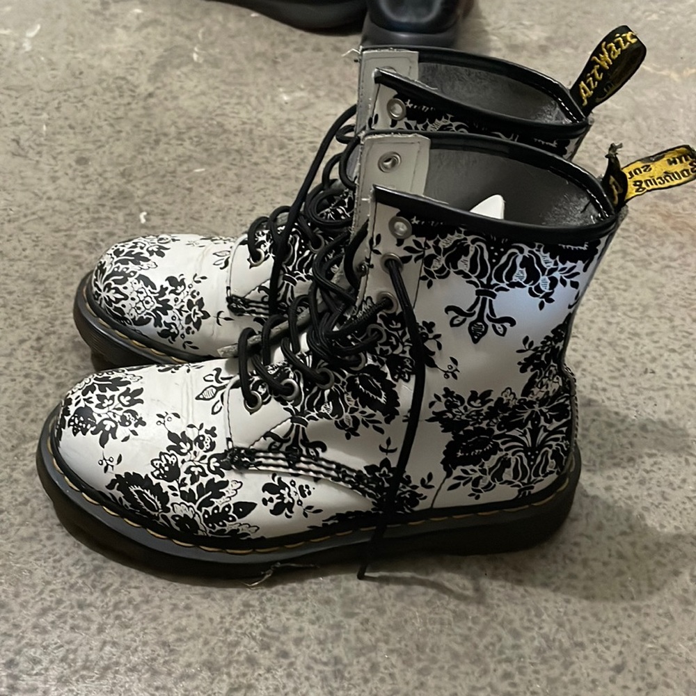 womens doc martens